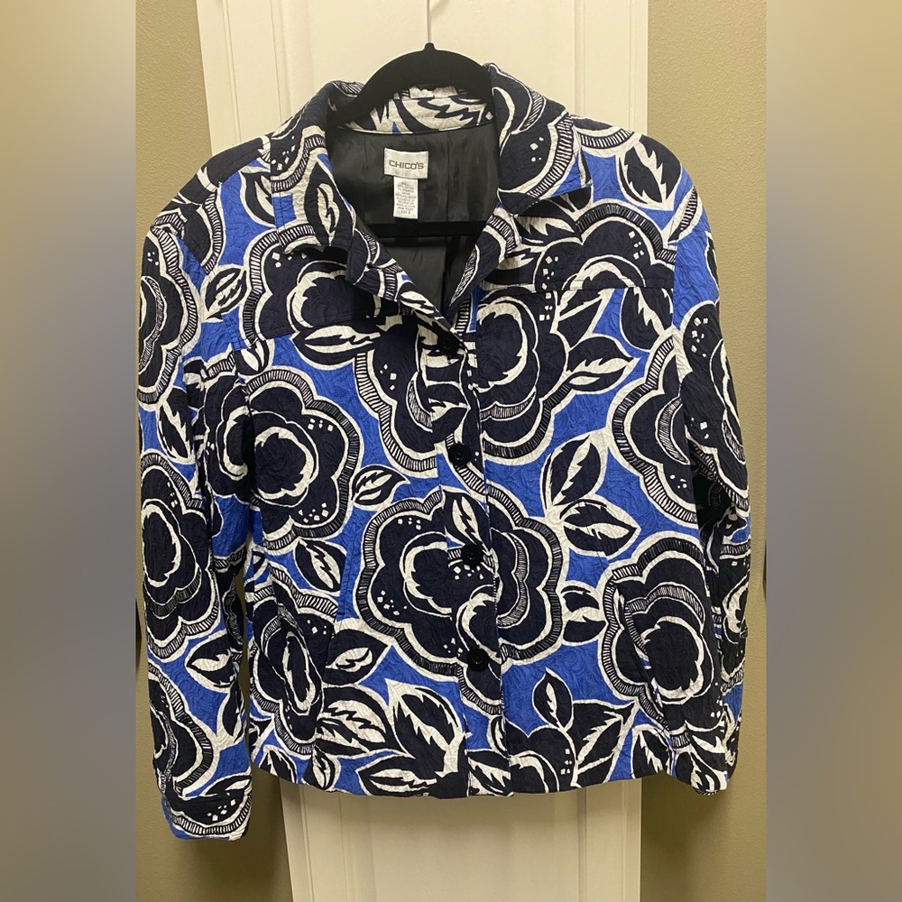 Chico’s Swing Marissa bold floral Jacket